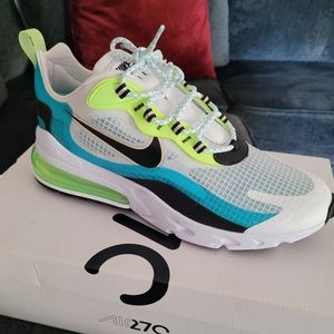 Nike 270 React